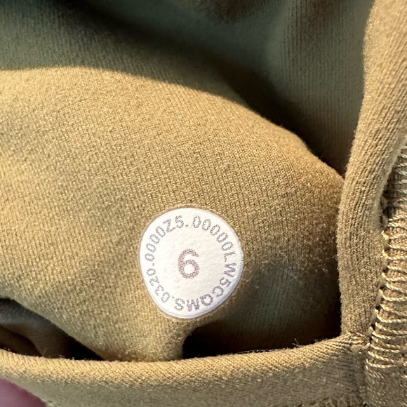 Lululemon invigorate tight - Picture 4 of 4